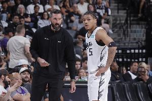 NBA太阳vs雄鹿_NBA太阳vs雄鹿超清直播_NBA太阳vs雄鹿1080p 在线观看